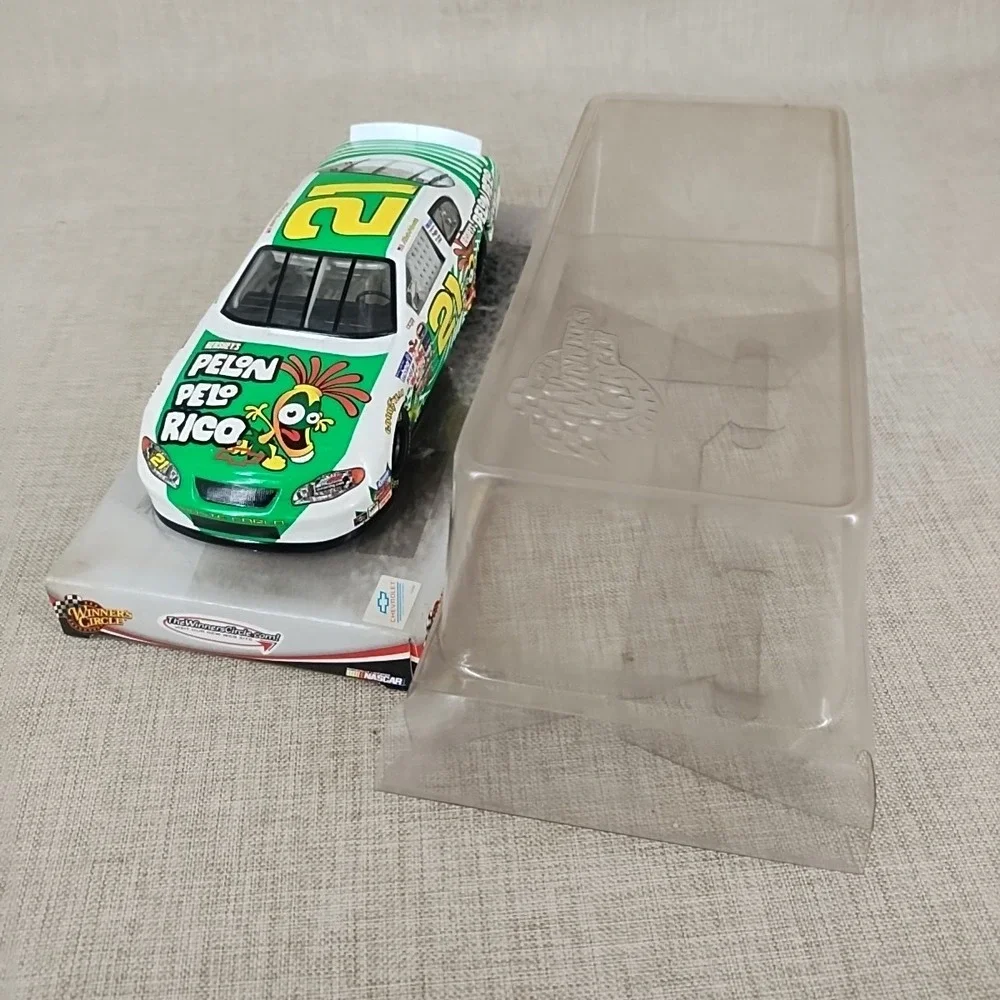 1:24 Winner's Circle Diecast #21 Kevin Harvick Hershey's Pelon Pelo Rico